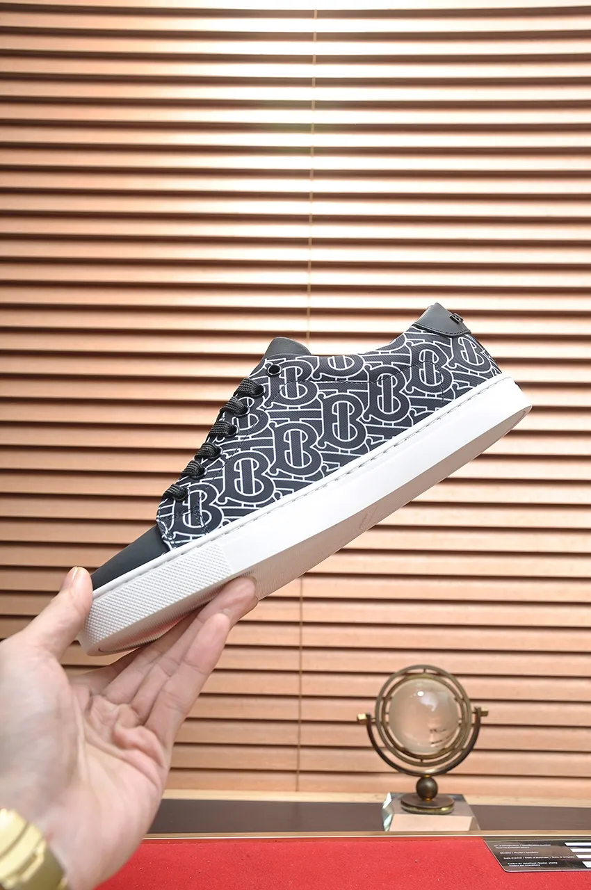 Men's shoes💰480💶[Burberry] (cowhide lining) classic low-top sneakers｜Imported cowhide with classic plaid fabric｜Cow leather lining｜Original outsole｜Fine workmanship and comfortable to wear Size: 38-44 (customized at 45)